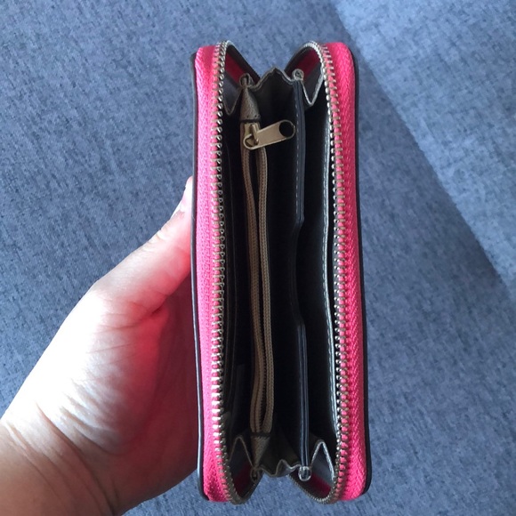 New York & Company Wristlet - Picture 3 of 4